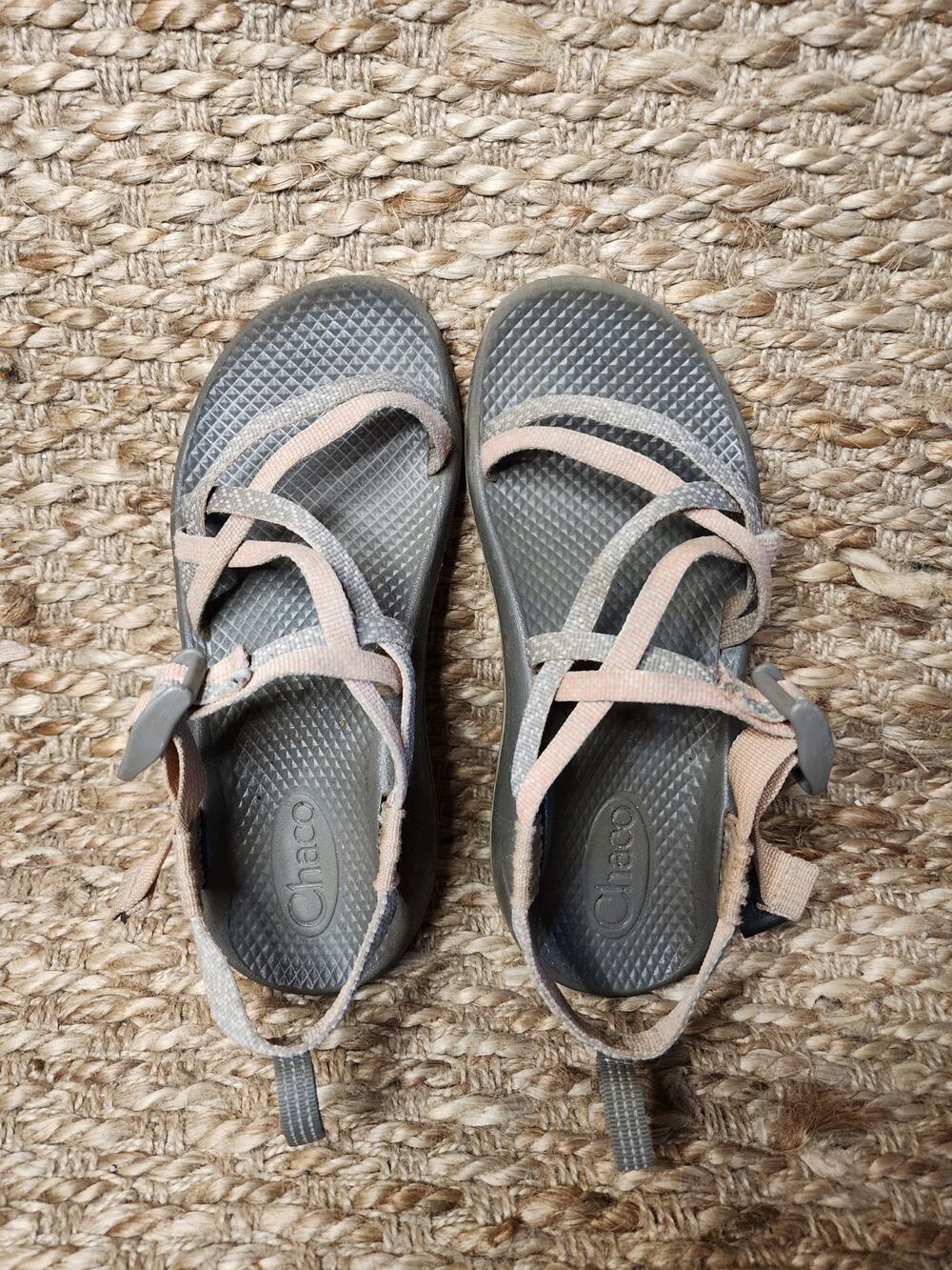 Chaco Pink & Gray Strappy Water Hiking Trail Sandals Girls Size 4 Outdoor